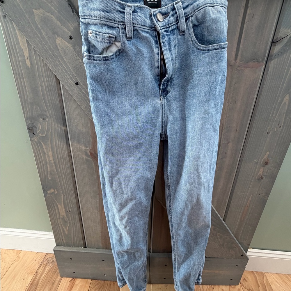 Urban Outfitters BDG Light Wash High Rise Girlfriend Cropped size 26 Women Jeans